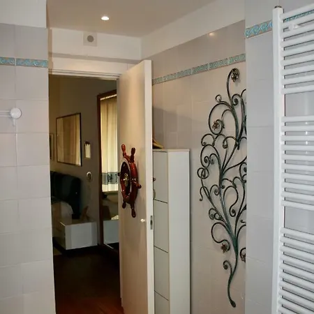 아파트 Vest House 45 *