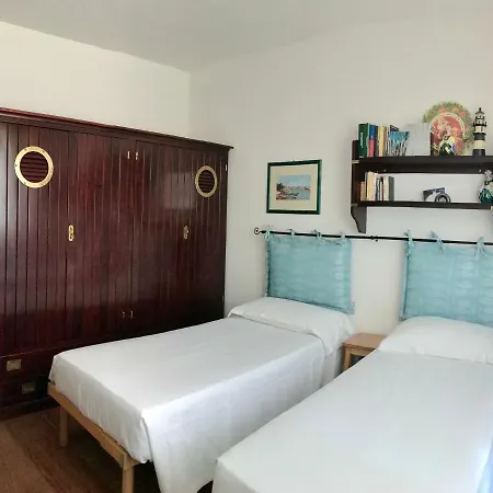 Vest House 45 아파트 알게로